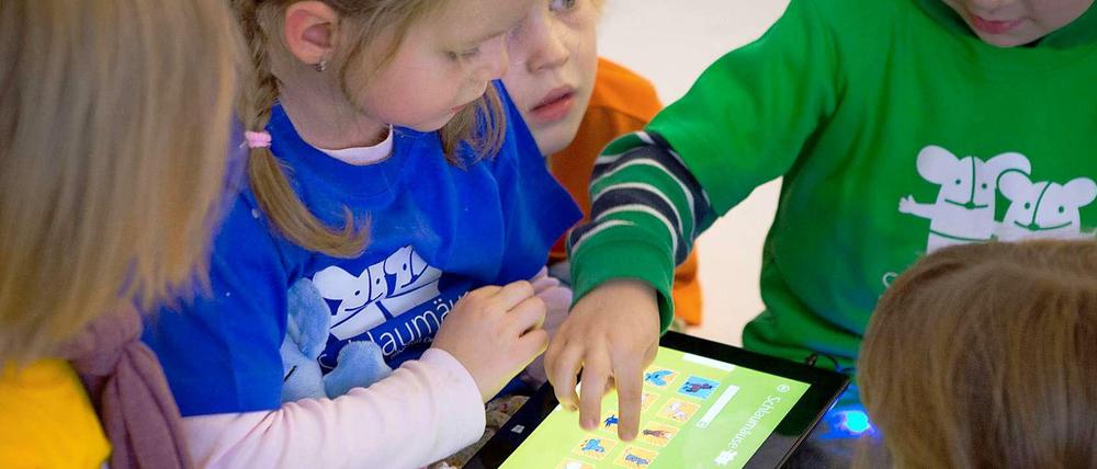 Immer früher gehen Kinder online.
