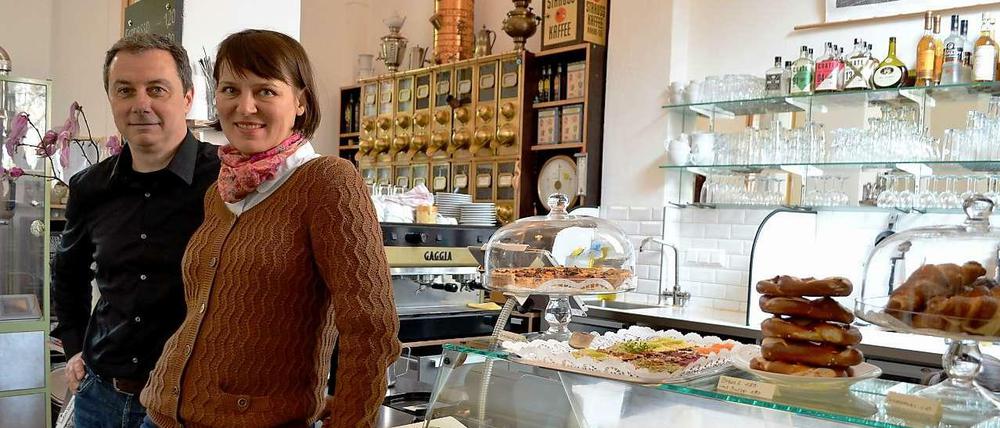 Martin und Olga Strauss in ihrem Kreuzberger Friedhofscafé.