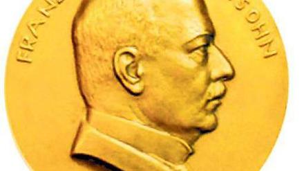 Die Franz-von-Mendelssohn-Medaille für sozial engagierte Berliner Unternehmen.