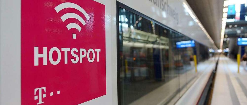 Reisen im Zug soll komfortabler werden. Internet-Verbindungen sollen stabiler werden, zudem werden bessere Unterhaltungsangebote getestet.