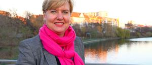 Trotz des rosa Schals - Eva Högl will nicht SPD-Spitzenkandidatin für 2016 werden.