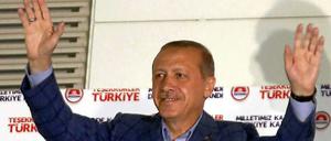 Erdogan triumphiert nach der Wahl.