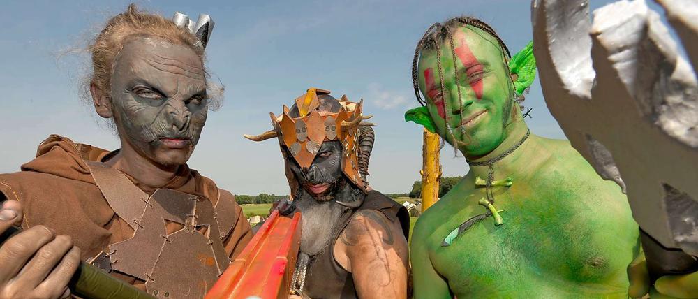 Orks auf dem Weg ins Stadion. 