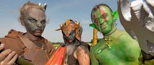 Orks auf dem Weg ins Stadion. 