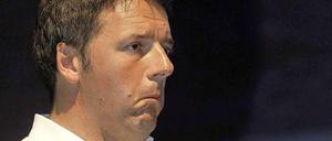 Man glaubt es kaum, aber manchmal ist selbst er ratlos, Matteo Renzi.