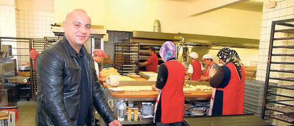 Ertan Saydam fertigt türkisches Feingebäck.