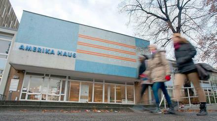 Neues Leben im alten Haus. Am 30. Oktober will die C/O-Galerie am Bahnhof Zoo eröffnen. Zuvor war sie im Postfuhramt an der Oranienburger Straße - bis sie heimatlos wurde.