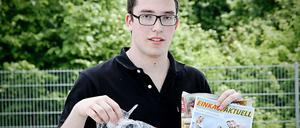 2900 Tonnen Folie sind für „Einkauf aktuell“ nötig, moniert Fabian Lehner. 