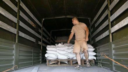 Fast leer. Ein Blick in einen der russischen Hilfstransporter.