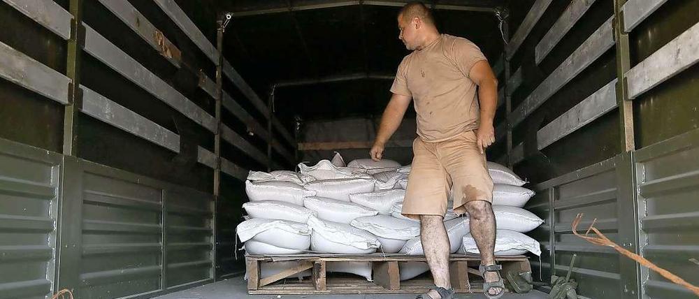 Fast leer. Ein Blick in einen der russischen Hilfstransporter.