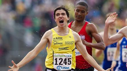 Neue deutsche Welle. Timo Benitz gehört zur jungen Läufergeneration, die international wieder Anschluss findet. In Ulm gewann er vor zwei Wochen den deutschen Meistertitel über 1500 Meter vor Homiyu Tesfaye (im Bildhintergrund). Tesfaye wiederum hatte in dieser Saison den 34 Jahre alten deutschen Rekord über 1500 Meter von Thomas Wessinghage nur um vier Zehntel verpasst. 