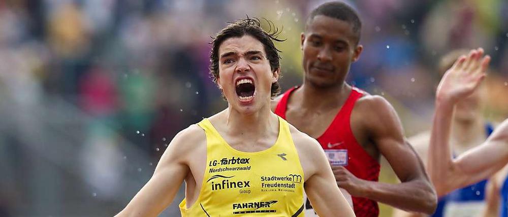 Neue deutsche Welle. Timo Benitz gehört zur jungen Läufergeneration, die international wieder Anschluss findet. In Ulm gewann er vor zwei Wochen den deutschen Meistertitel über 1500 Meter vor Homiyu Tesfaye (im Bildhintergrund). Tesfaye wiederum hatte in dieser Saison den 34 Jahre alten deutschen Rekord über 1500 Meter von Thomas Wessinghage nur um vier Zehntel verpasst. 