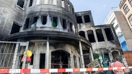 Das Feuer verursachte erheblichen Schaden an der Moschee.