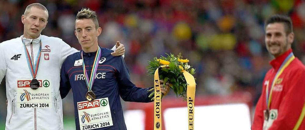 Zwei gegen einen: Der Franzose Yoann Kowal (Mitte) lässt gemeinsam mit dem Polen Krystian Zalewski den nachgerückten Spanier Angel Mullera alleine stehen.