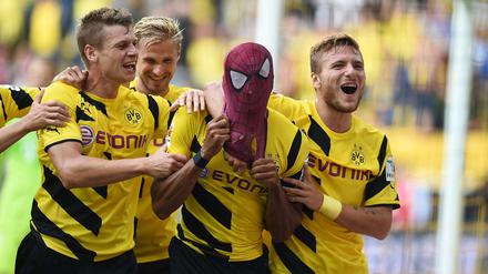 Jubel mit Maske. Pierre-Emerick Aubameyang gab nach seinem Tor den Spiderman.