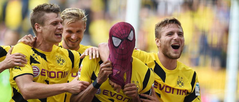 Jubel mit Maske. Pierre-Emerick Aubameyang gab nach seinem Tor den Spiderman.