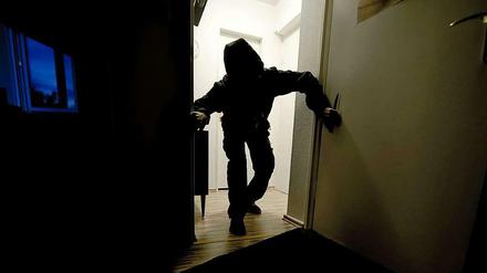 Der beste Schutz vor Einbrechern seien nach wie vor aufmerksame Nachbarn, sagt ein Polizeikommissar. 