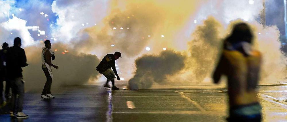 Rauchbomben in den Straßen von Ferguson