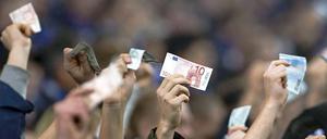 Fußball passt gut in den Kapitalismus, beide eint der konservative Grundgedanke, meint unser Autor.