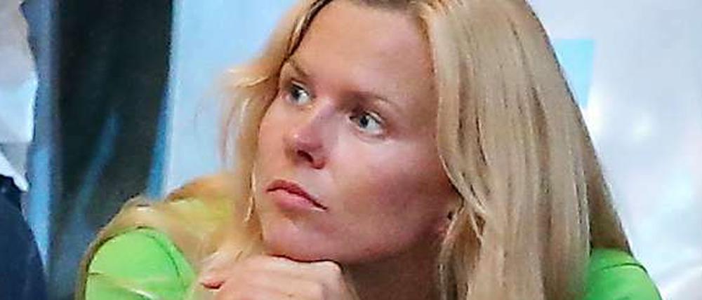 Aktive Zuschauerin. Britta Steffen auf der Tribüne im Berliner Velodrom. 