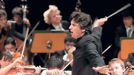 Beseelt. Michael Sanderling am Sonntag im Admiralspalast. 
