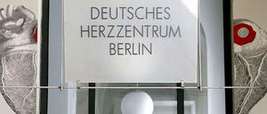 Am Herzzentrum soll eine Ärztin die Organvergabe manipuliert haben.