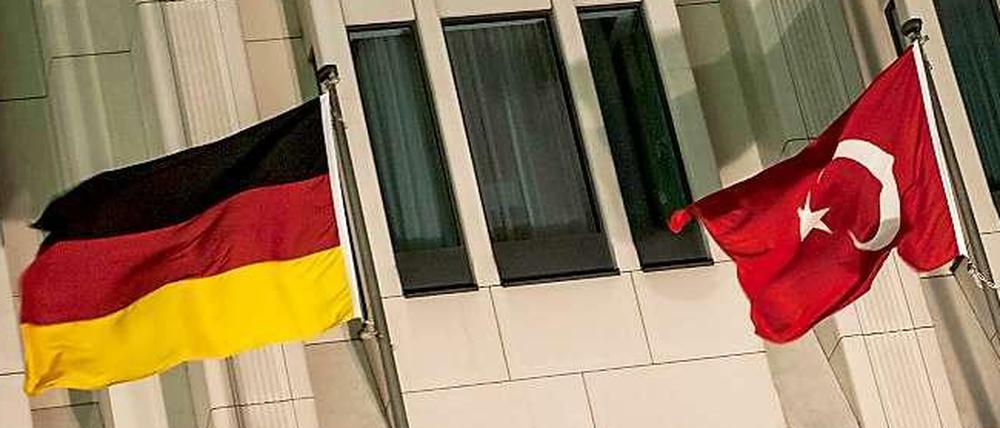 Partner, Freunde, Verbündete? Wer spioniert und sich erwischen lässt, kommt in Erklärungsnot.