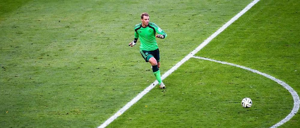 Draußen vor dem Tore. Manuel Neuer steht für eine neue Form des Torwart-Spiels.