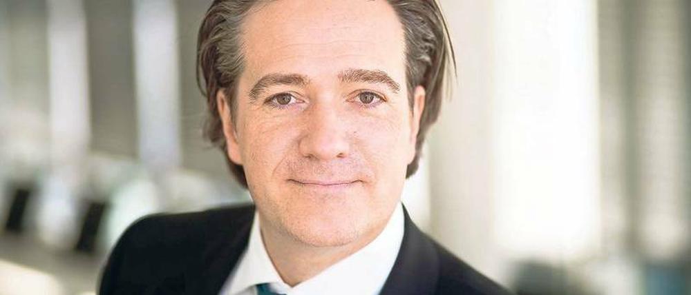Verbunden: Kann sich „Spiegel“-Chefredakteur Wolfgang Büchner (links) nicht durchsetzen, wird es auch für Verlagsgeschäftsführer Ove Saffe eng. Fotos: dpa/Promo