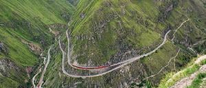 Das ist der Gipfel. Die steile Strecke an der „Naríz del Diablo“ ist der Höhepunkt der Bahnfahrt ins Hochland.