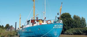 Gut vertäut. Irgendwann soll die „Iris-Jörg“ wieder ablegen. Aber die Restaurierung eines historischen Schiffes braucht Zeit.