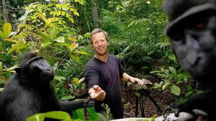 Der Naturfotograf David Slater bei der Arbeit.