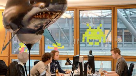 Rocket Internet ist eine Art Fabrik für Start-ups. Hier werden Internetfirmen am laufenden Band produziert. Seit 1999 sind so mehr als 100 Firmen entstanden.