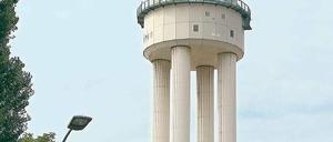 Der Radarturm auf dem Tempelhofer Feld