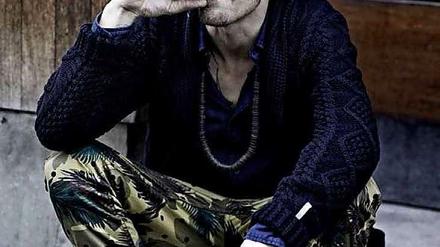 Die Kleidung von Scotch &amp; Soda ist immer reich verziert - auch die für Männer.