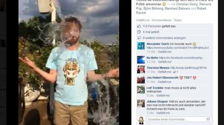 In Urlaubs-Outfit: Tim Renner in dem Video auf seiner Facebook-Seite.