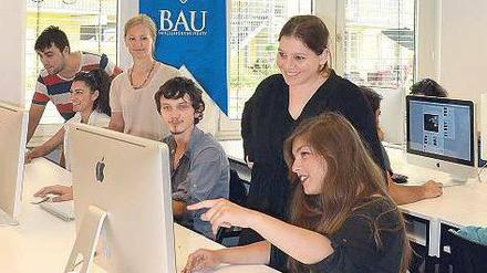 Studierende der BAU International Berlin.