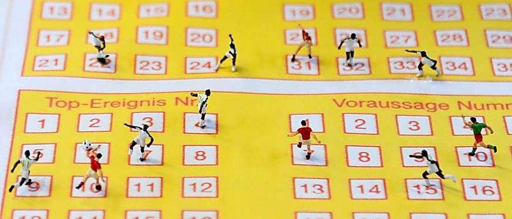 Die meisten Wettspieler setzen Geld auf Fußball-Ergebnisse.