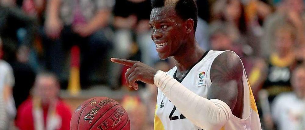 Vor 3052 Zuschauern war NBA-Profi Dennis Schröder mit 24 Punkten bester Werfer in der Auswahl des Deutschen Basketball Bundes (DBB).