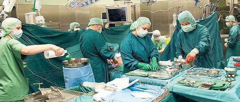 Auf Leben und Tod. Am Deutschen Herzzentrum werden viele schwerkranke Patienten operiert.