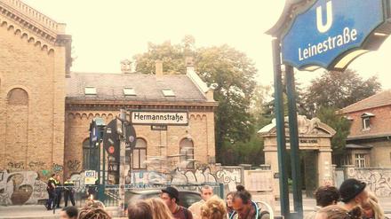 Konfetti im Haar: Spontanparty an der Leinestraße.