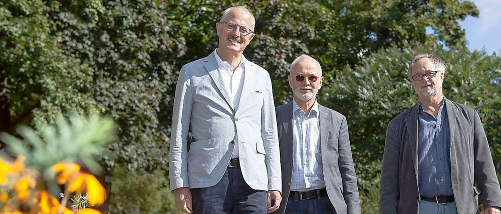 Aktiv für ihren Kiez. Wolfgang Severin, Friedrich Berghald und Ulrich Kreißl (v.l.n.r.) sind Vorstandsmitglieder der mehr als 230 Mitglieder starken Initiative Bundesplatz.