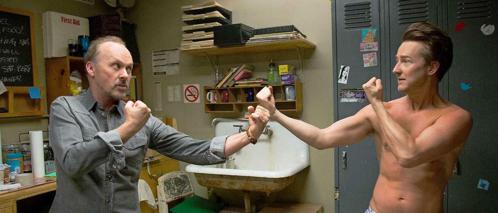 Michael Keaton (l.) und Edward Norton als abgehalfterte Superhelden-Darsteller.