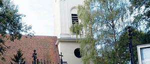 Mit einem Festgottesdienst wurde nach zweijähriger Renovierung die Dorfkirche Stralau wieder geöffnet.