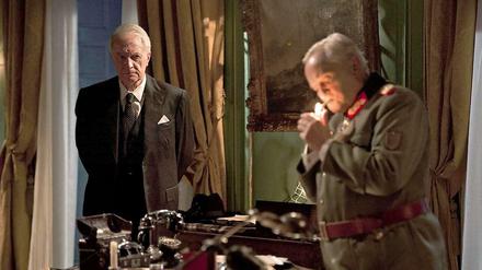 General von Choltitz (Niels Arestrup) und Konsul Nordling (André Dussollier) im Film von Volker Schlöndorff.