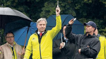 Zurück auf Los. Mit offiziellen Regierungsterminen wie diesem Marathon-Startschuss ist für Klaus Wowereit bald Schluss. Dem Sport bleibt er vielleicht verbunden.