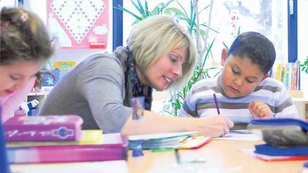 Schau mal, ich helf dir. Engagement ist viel wert – ersetzt aber kein Fachstudium. Und das haben zu wenige Lehrer in Berlin in den Fächern, die sie unterrichten.