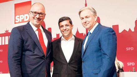 Der oder der? Der noch Regierende Klaus Wowereit mit den beiden möglichen bald Regierenden, Jan Stöß (links) und Raed Saleh.