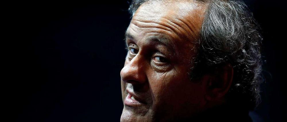 Uefa-Präsident Michel Platini hat seine Macht in Europa mit Zugeständnissen an viele kleinere Länder gesichert, doch seinem Ruf mit Schachzügen, die nicht dem Fußball dienten, geschadet. Zudem arbeitet sein Sohn Laurent Platini für Katar.