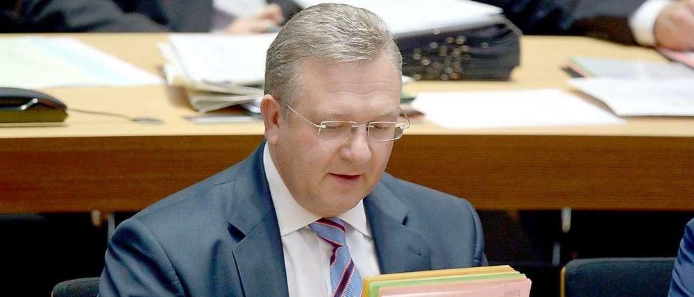 Eilt nicht. Frank Henkel will nicht zocken.